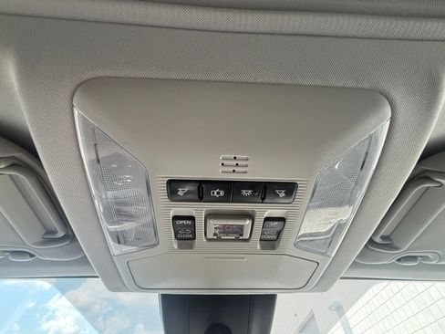 Used 2019 Toyota RAV4 XLE w/ Convenience Package FWD image 16
