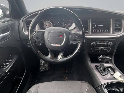 Used 2022 Dodge Charger SXT w/ Blacktop Package RWD image 5