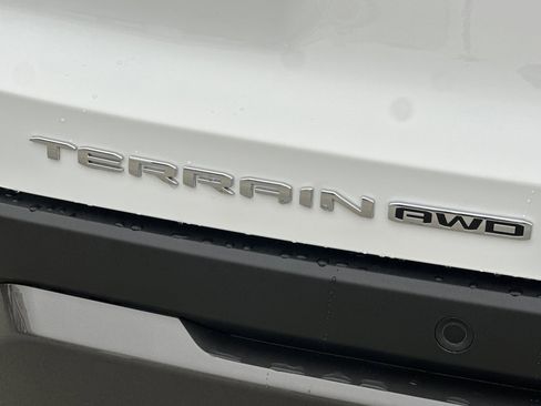 New 2025 GMC Terrain Elevation image 27