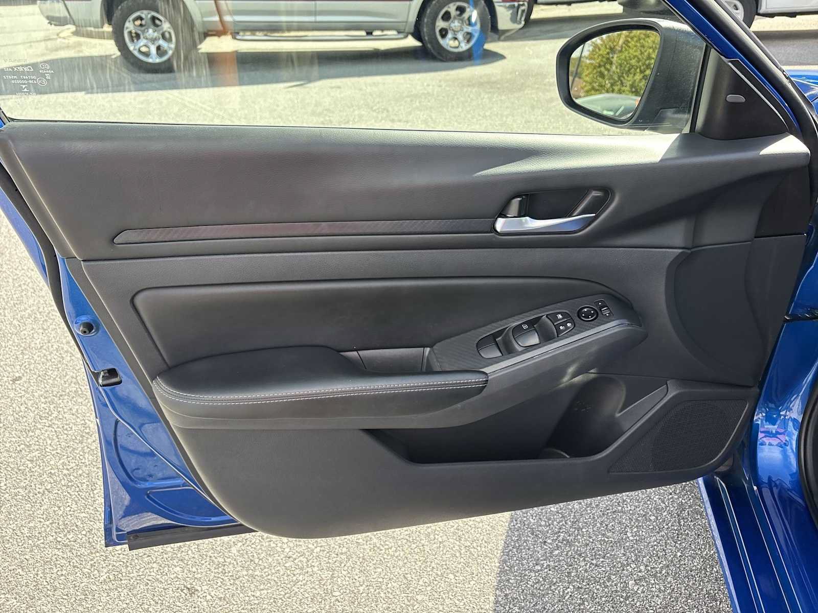 Used 2025 Nissan Altima 2.5 SV AWD/4WD image 21