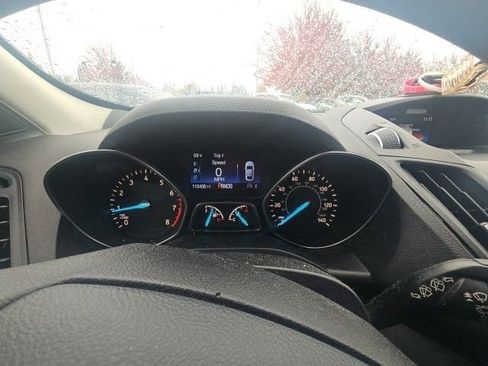 Used 2017 Ford Escape SE image 4