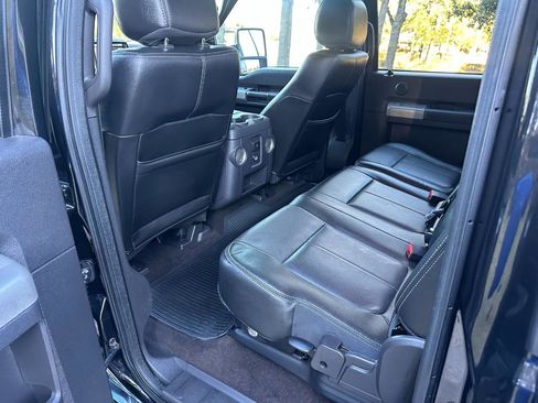 Used 2015 Ford F250 Lariat w/ Lariat Interior Package image 16