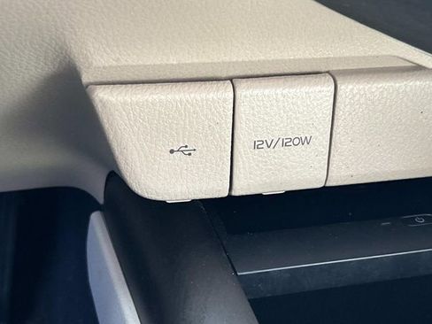 Used 2022 Toyota Camry XLE w/ Cold Weather Package image 35