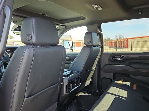 New 2026 GMC Sierra 2500 AT4 w/ AT4 Premium Plus Package image 9