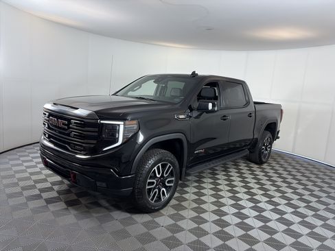 Used 2023 GMC Sierra 1500 AT4 w/ AT4 Premium Package AWD/4WD image 2