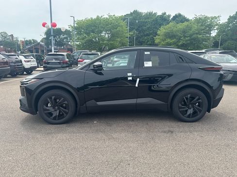 New 2026 Toyota C-HR AWD/4WD image 4
