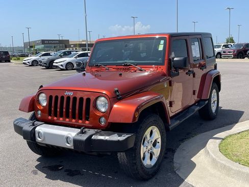 Used 2014 Jeep Wrangler Unlimited Sahara w/ Max Tow Package AWD/4WD image 3