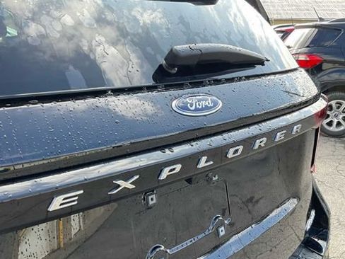 Used 2026 Ford Explorer Active AWD/4WD image 18