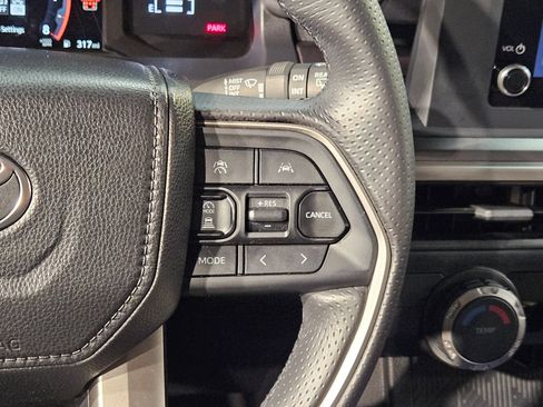 Certified 2025 Toyota 4Runner SR5 AWD/4WD image 28
