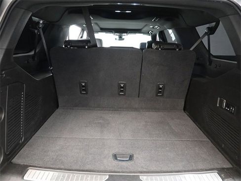 Used 2021 Chevrolet Suburban Premier w/ Premium Package image 20