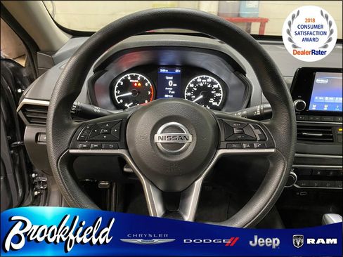 Used 2022 Nissan Altima 2.5 S FWD image 23