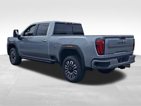 Used 2024 GMC Sierra 2500 Denali Ultimate AWD/4WD image 4