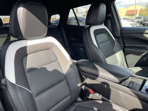 Used 2024 Chevrolet Blazer EV LT image 10