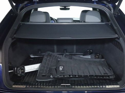 Used 2020 Audi Q8 Premium Plus image 33