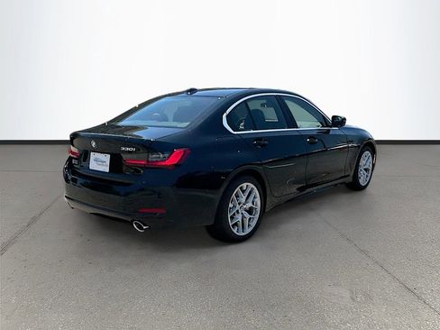 Used 2025 BMW 330i Sedan w/ Convenience Package RWD image 7