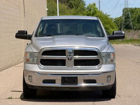 Used 2017 RAM 1500 Classic SLT AWD/4WD image 5