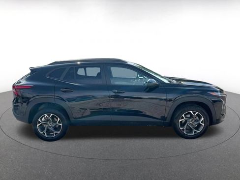 Used 2025 Chevrolet Trax LT w/ LT Convenience Package FWD image 15