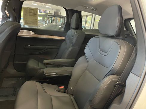 Used 2025 Volvo EX90 Ultra AWD/4WD image 33