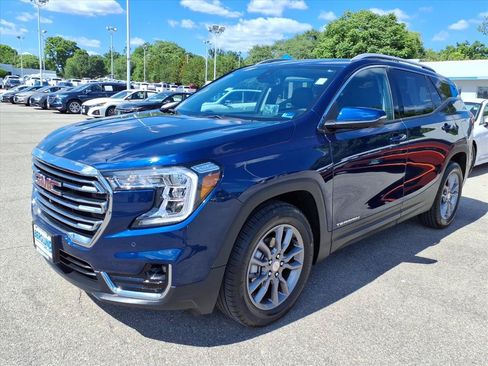 Used 2022 GMC Terrain SLT w/ Tech Package AWD/4WD image 8