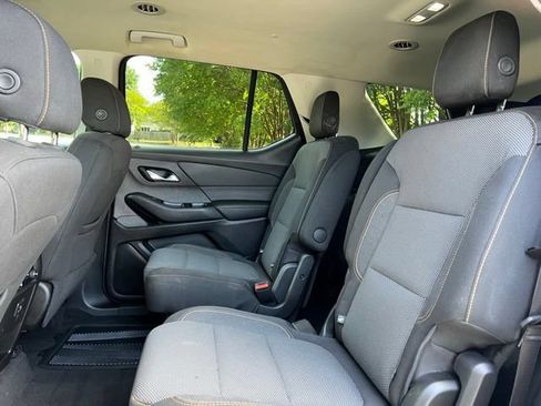Used 2018 Chevrolet Traverse LT FWD image 16