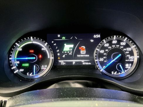 Used 2021 Toyota Highlander XLE AWD/4WD image 26