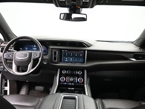 Used 2022 GMC Yukon XL Denali AWD/4WD image 26