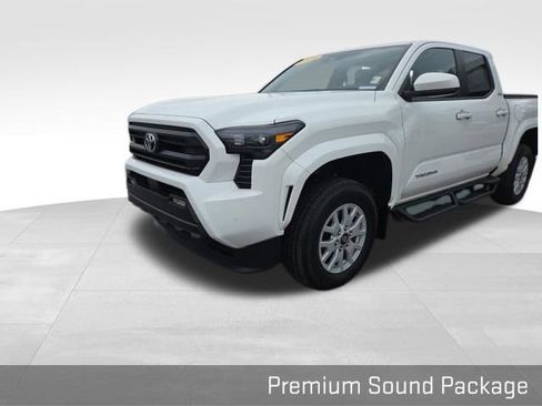 Used 2024 Toyota Tacoma SR5 image 9