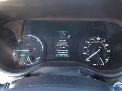 Used 2024 Toyota Sienna XLE image 30