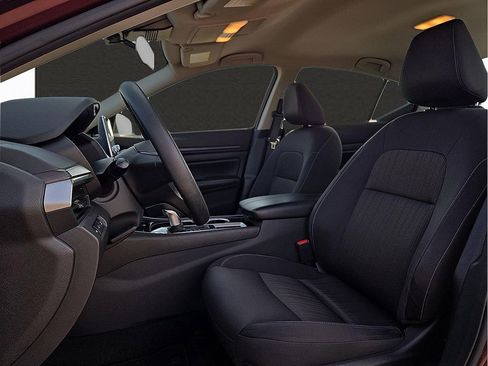 Used 2024 Nissan Altima 2.5 SV image 12