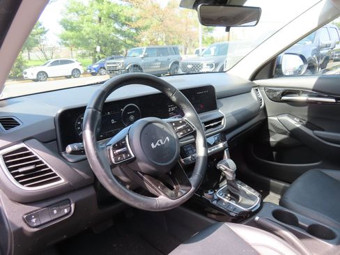 Used 2024 Kia Seltos EX AWD/4WD image 14
