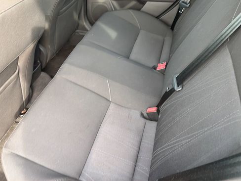 Used 2015 Ford Focus SE FWD image 40