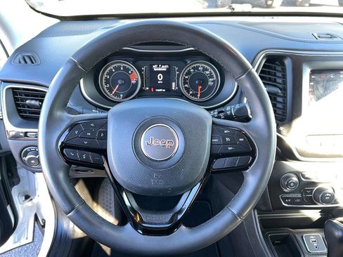 Used 2020 Jeep Cherokee Latitude Plus image 15