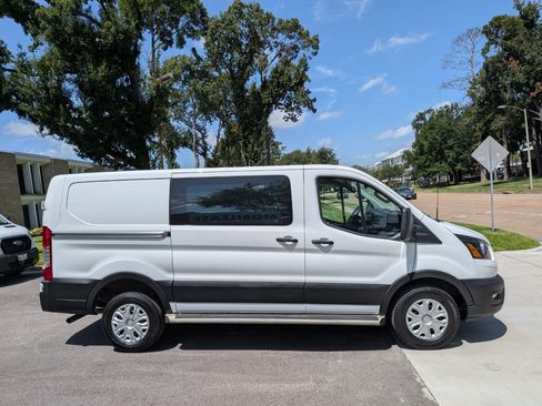 Used 2024 Ford Transit 250 Low Roof w/ Exterior Upgrade Package RWD image 4
