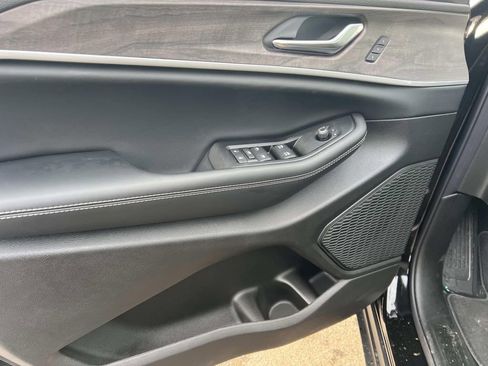 New 2025 Jeep Grand Cherokee L Limited image 11