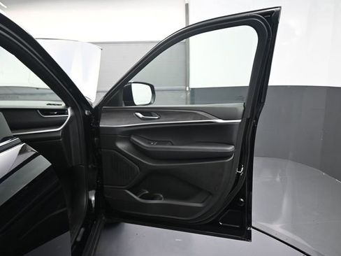 New 2025 Jeep Grand Cherokee Limited w/ Luxury Tech Group II image 37