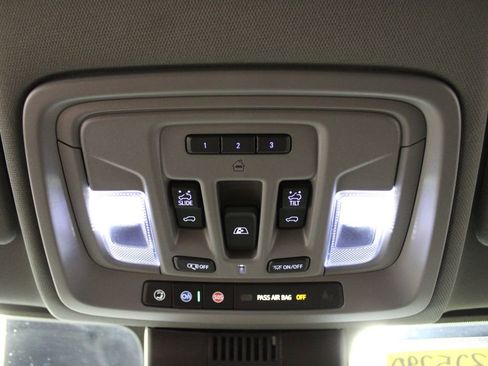 Used 2025 GMC Sierra 2500 Denali image 24