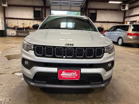 New 2025 Jeep Compass Latitude w/ Sun & Sound Group AWD/4WD image 9