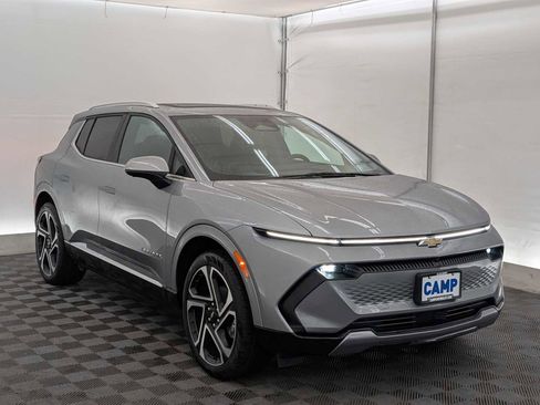 New 2026 Chevrolet Equinox EV LT image 8