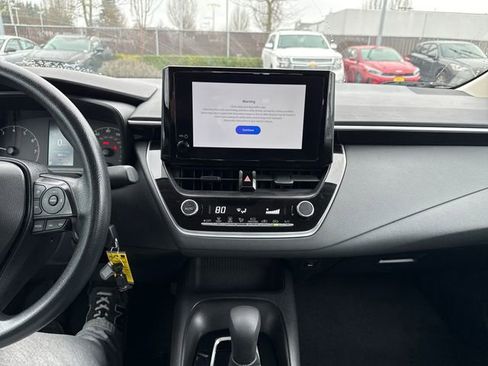 Used 2023 Toyota Corolla LE image 39