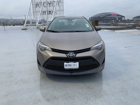 Used 2019 Toyota Corolla LE image 3