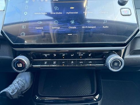 Used 2027 Chevrolet Bolt LT w/ Comfort Package FWD image 17