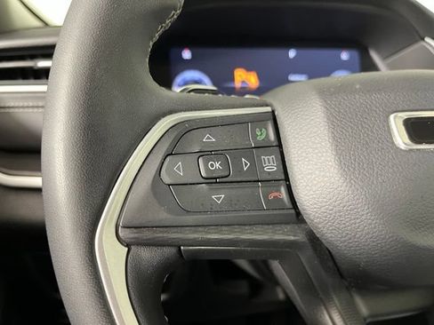 Used 2023 Jeep Grand Cherokee Laredo AWD/4WD image 20