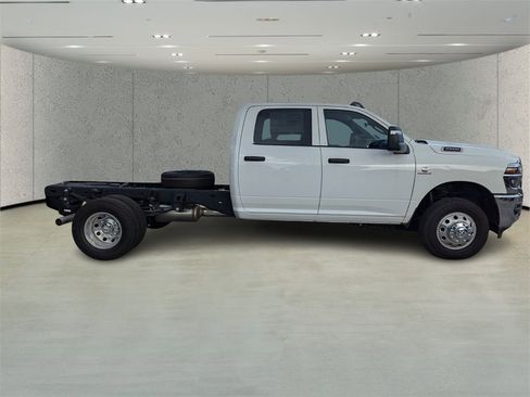 New 2026 RAM 3500 Tradesman w/ Chrome Appearance Group image 3