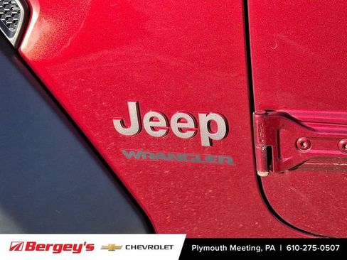 Used 2021 Jeep Wrangler Rubicon w/ Uconnect 4C Nav & Sound Group AWD/4WD image 33