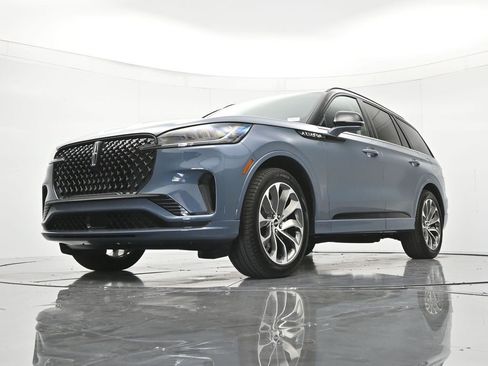 New 2026 Lincoln Aviator 2WD w/ Jet Appearance Package image 36