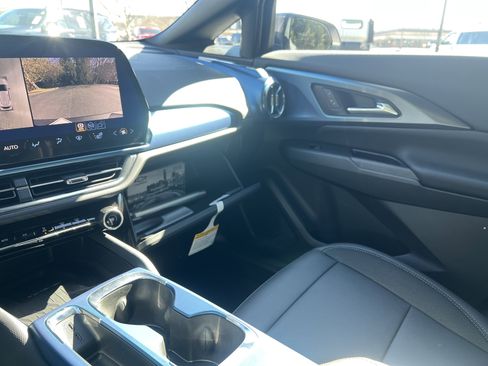 New 2026 Chevrolet Equinox EV LT AWD/4WD image 29
