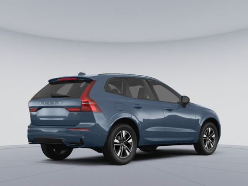 Used 2026 Volvo XC60 B5 Plus w/ Climate Package AWD/4WD image 3