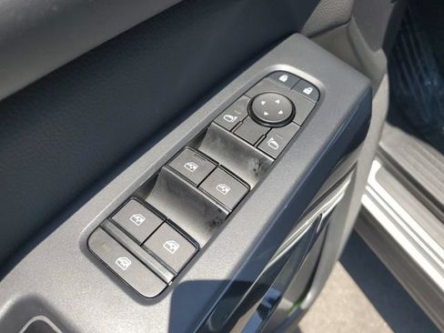 Used 2024 Nissan Pathfinder SV FWD image 20