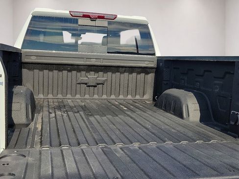 Used 2023 Chevrolet Silverado 1500 LTZ w/ LTZ Premium Package AWD/4WD image 8