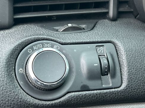 Used 2015 Chevrolet Malibu LS image 17